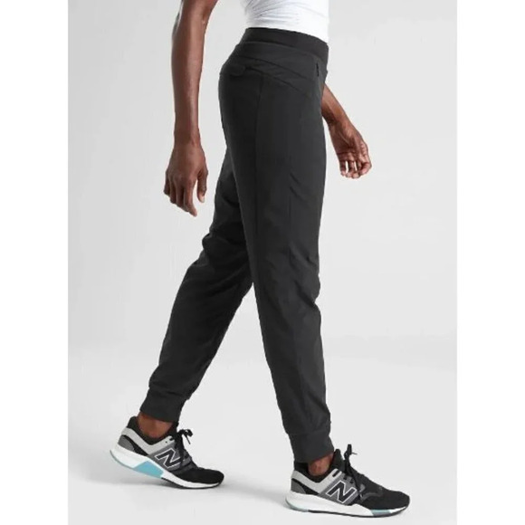 Athleta Petite Soho Black Tapered Leg Athletic Jogger Pants 8P - Picture 1 of 5